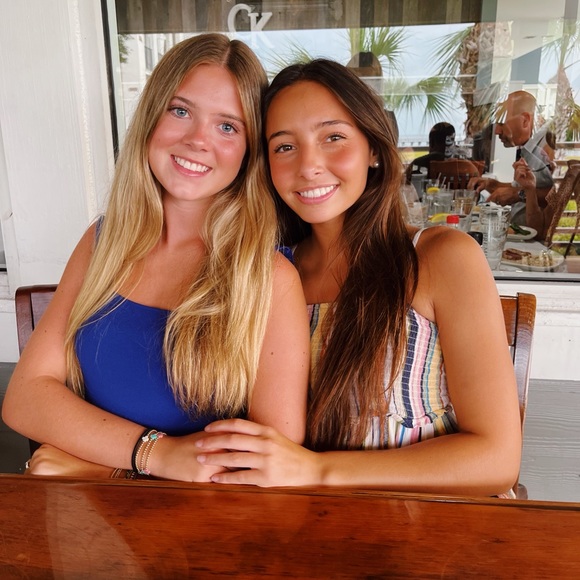 Meet your Posher, Abby cate - Picture 3 of 3